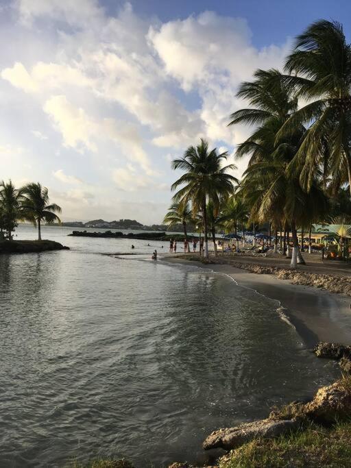Blue Lagoon Appart En Residence Acces Plage Le Gosier  Exteriér fotografie